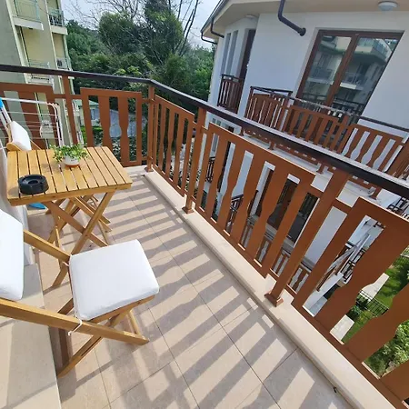 New Apartment “Sun And Sea” דירה